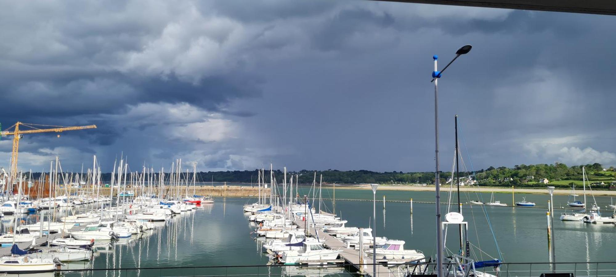 Escale Roz Pleine Vue Sur Le Port Appartement